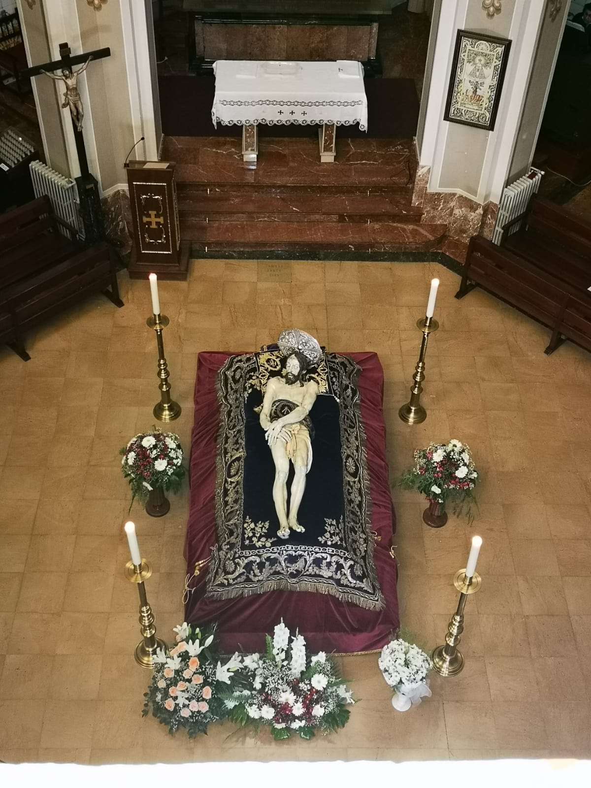 visita la Capilla de la Sangre para venerar la cristo del Santo Sepulcro